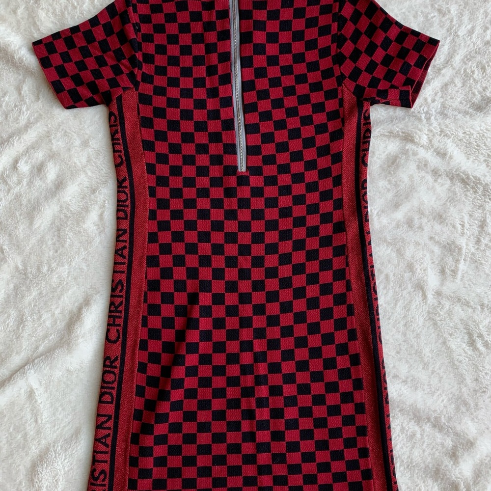 Dress - Picture 3 of 4
